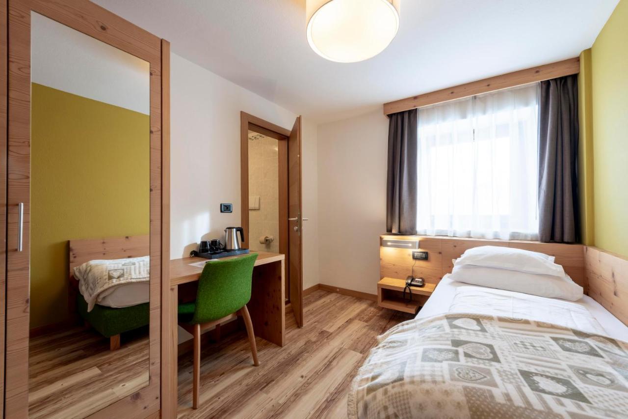 Hotel Col Di Lana Канацеї Екстер'єр фото